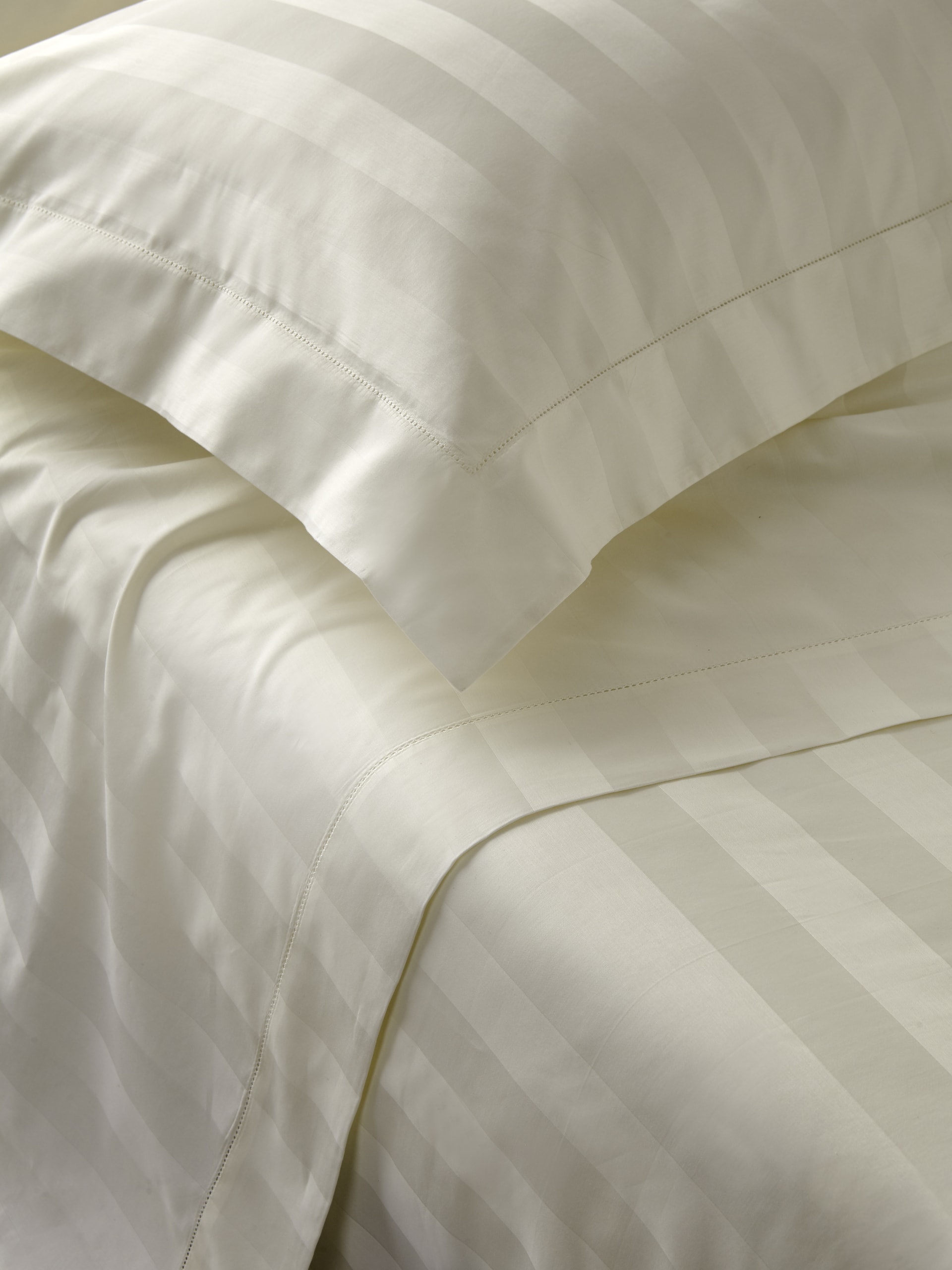 SATIN LUX RIGATO ORLO A GIORNO-CA-PANNA